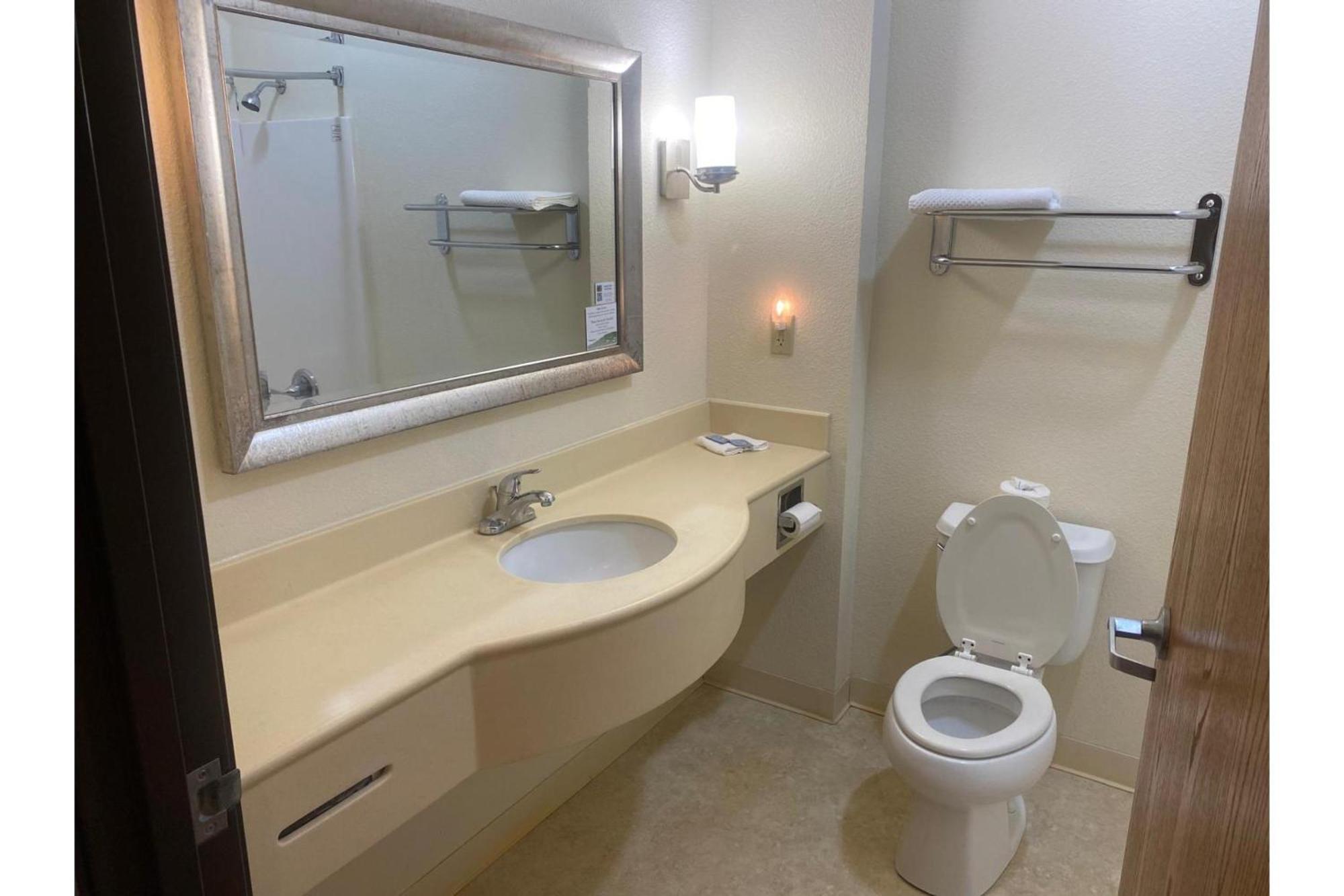 Park View Inn & Suites Hoisington Near Great Bend Ngoại thất bức ảnh