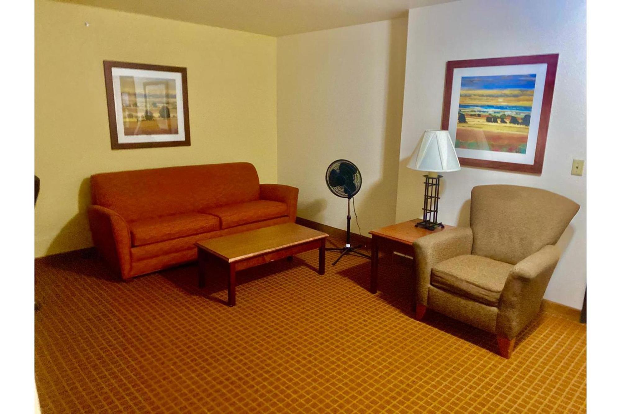 Park View Inn & Suites Hoisington Near Great Bend Ngoại thất bức ảnh