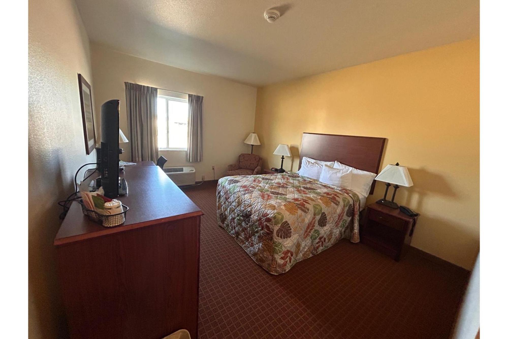 Park View Inn & Suites Hoisington Near Great Bend Ngoại thất bức ảnh