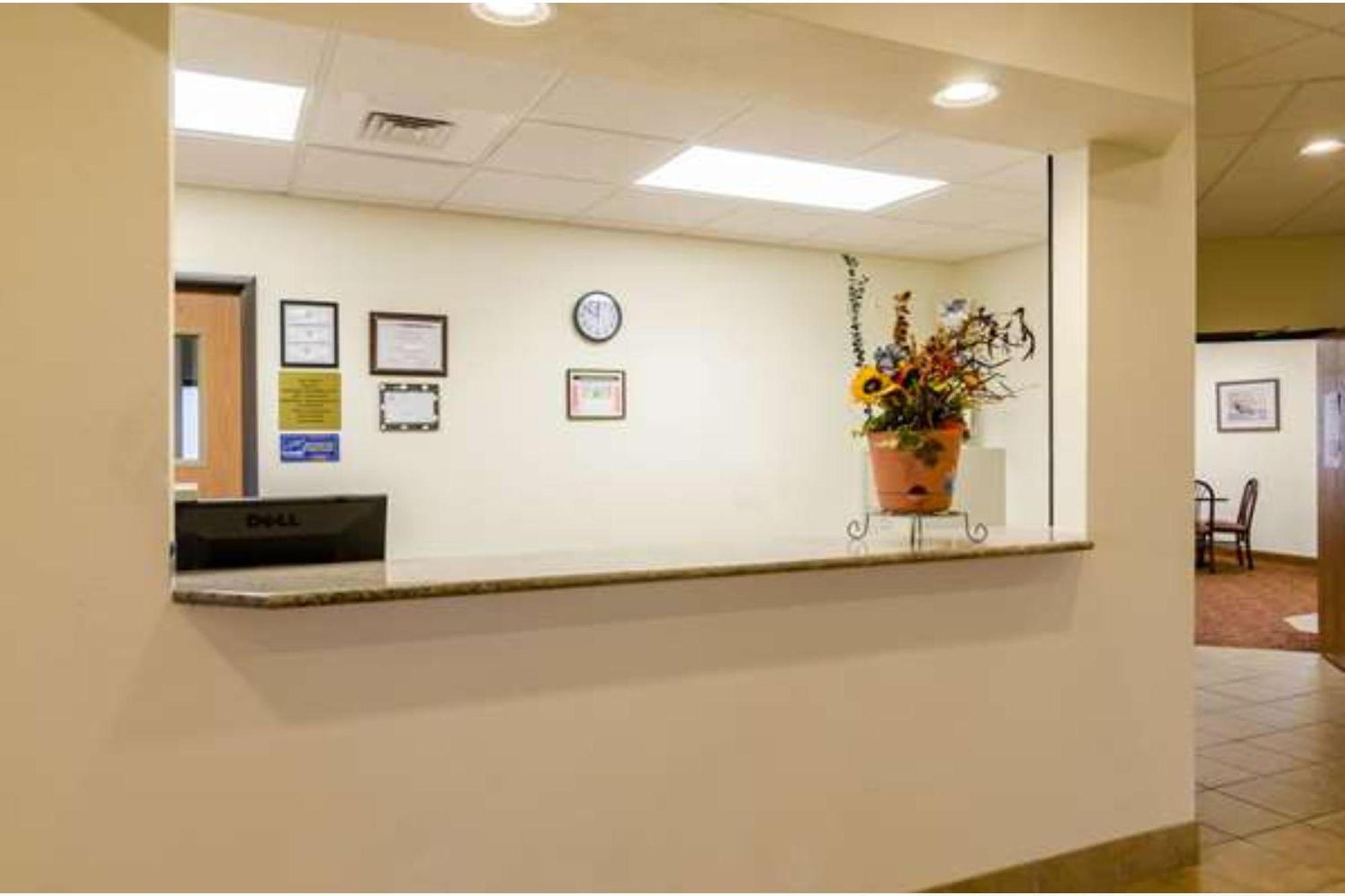 Park View Inn & Suites Hoisington Near Great Bend Ngoại thất bức ảnh