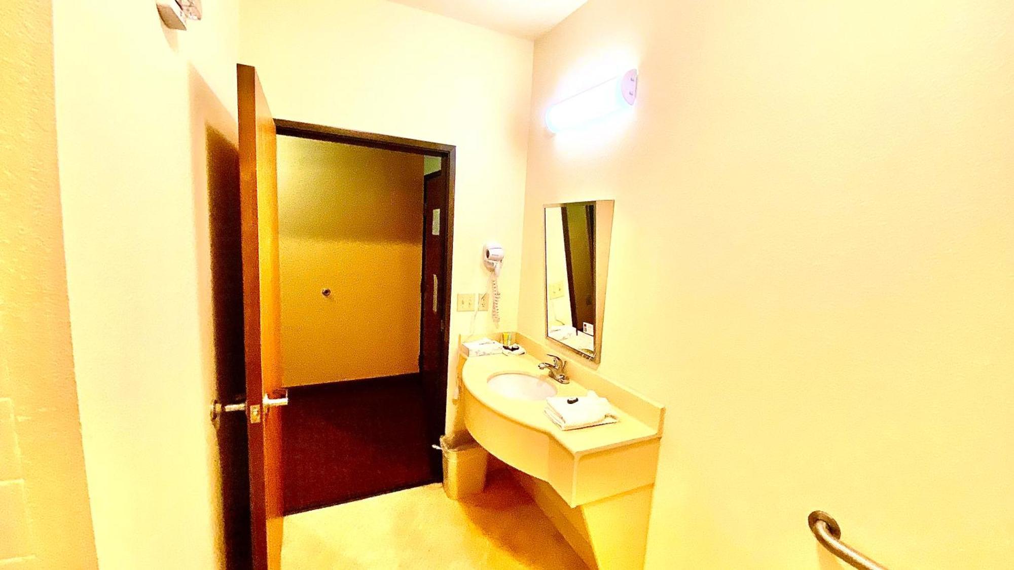 Park View Inn & Suites Hoisington Near Great Bend Ngoại thất bức ảnh