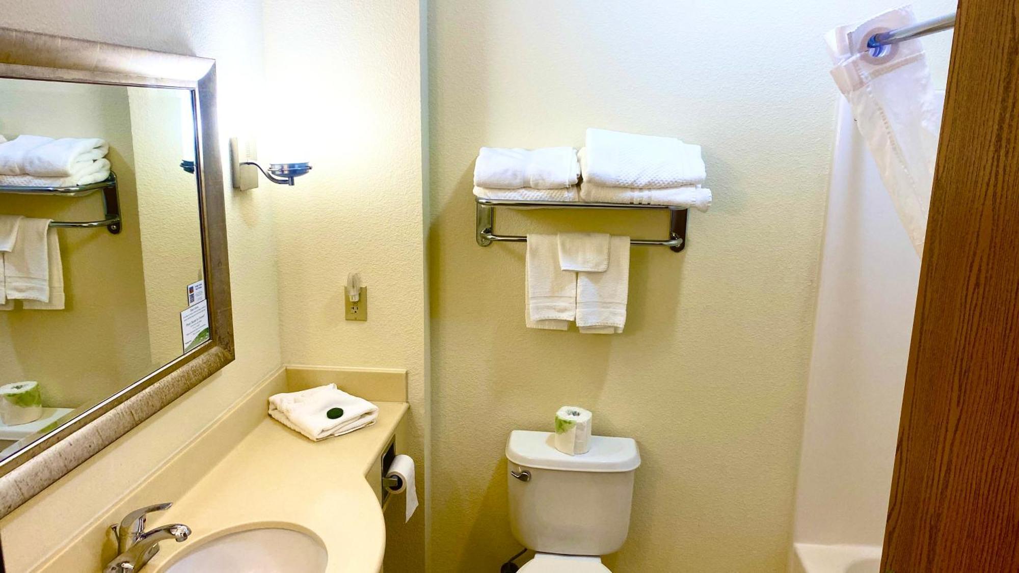 Park View Inn & Suites Hoisington Near Great Bend Ngoại thất bức ảnh